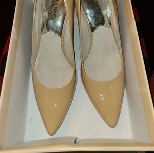 Micheal Kors pumps